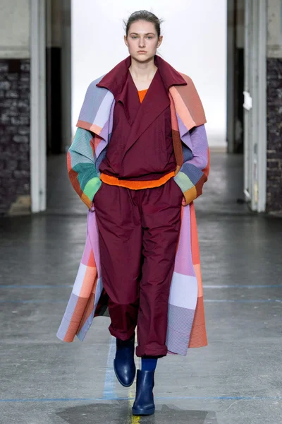 Look 32